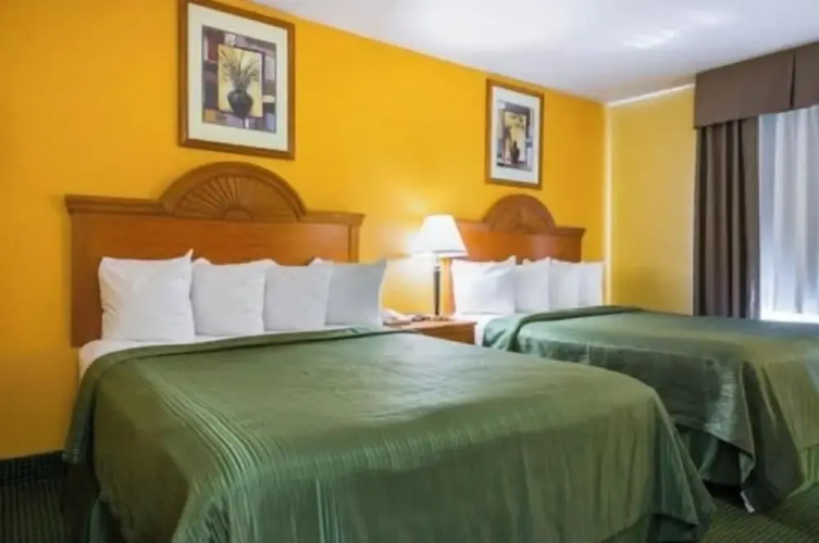Franklin Inn & Suites