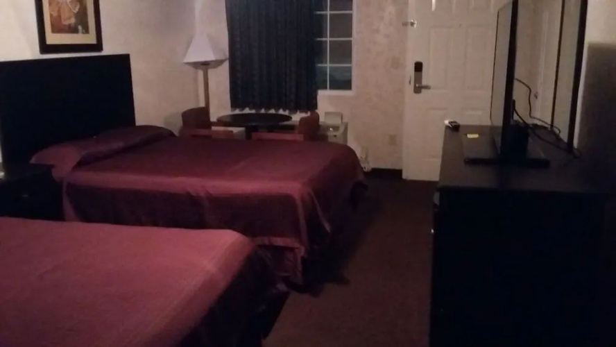 Deerfield Inn & Suites