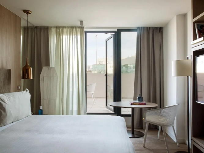 2 Bedrooms Terrace Ultimate ME+ Suite with city view