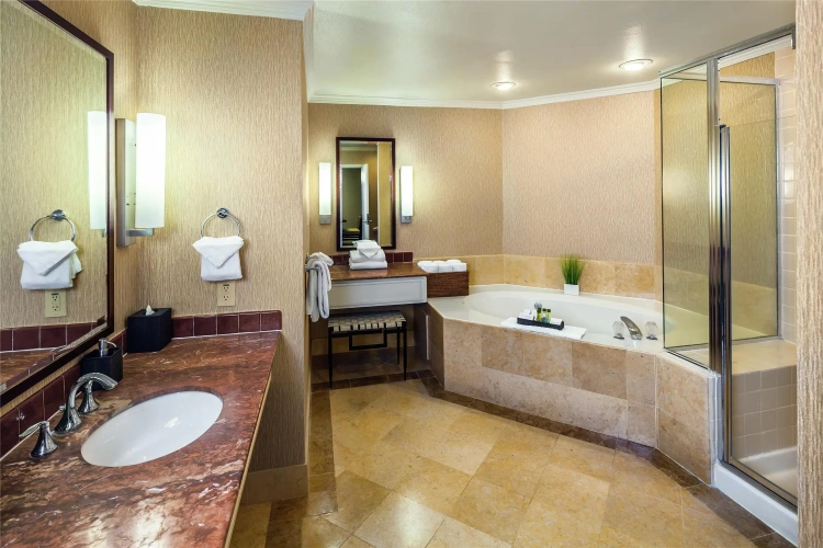 2 Bedrooms Double Suite