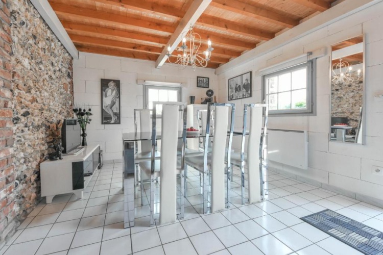 2 Bedrooms Cottage