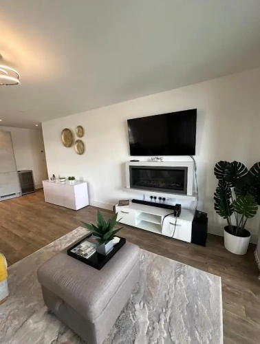 2 Bedrooms Apartment