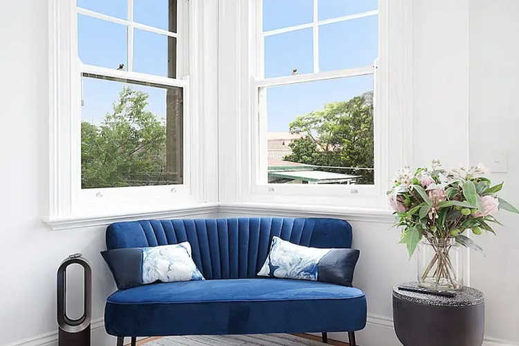 Beautiful Studio in Heritage Building With Balcony