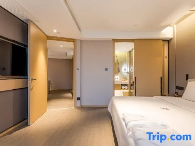 Double Family Suite with street view