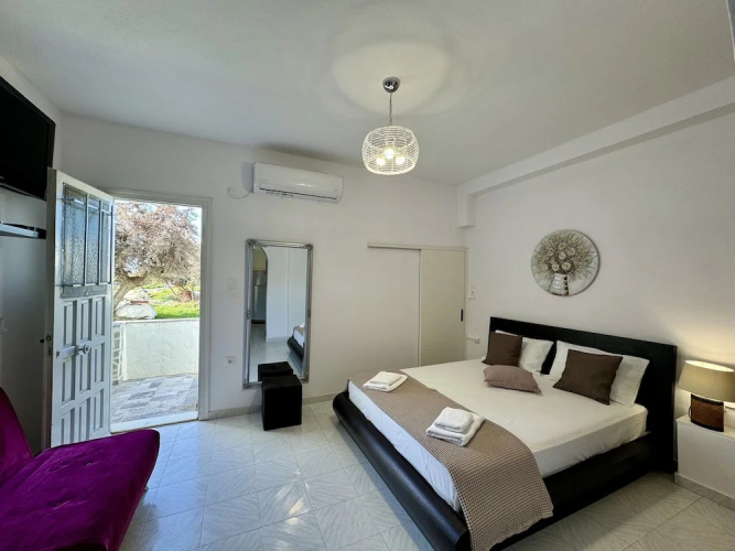 Sunshine Bay Suites