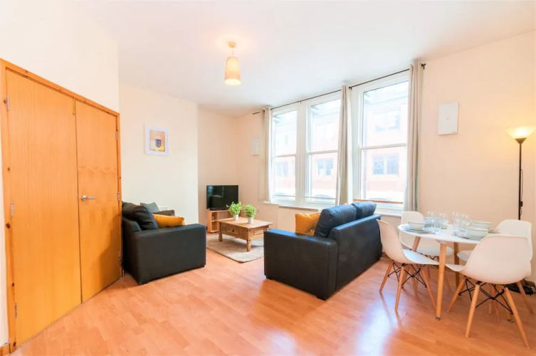 Voussoir Apartments