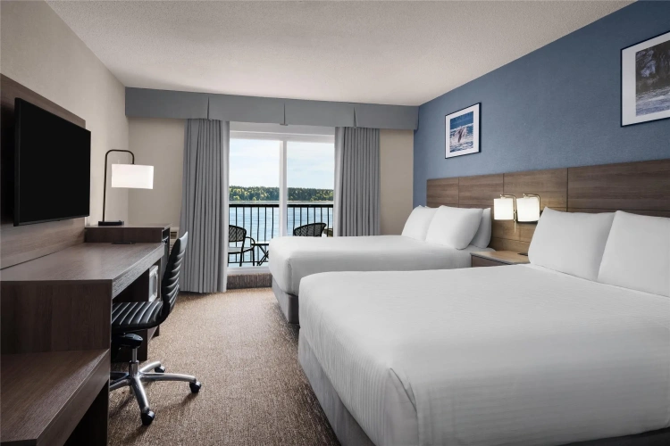 Standard Quadruple room with balcony and with ocean view