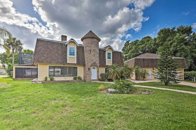 3 Bedrooms Cottage with balcony