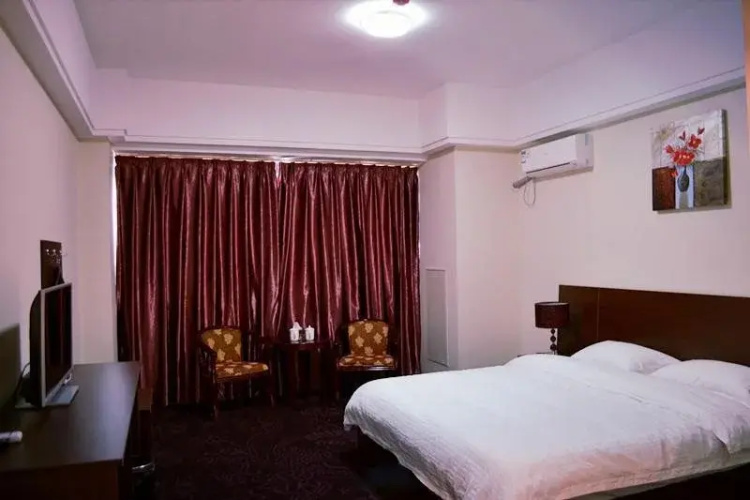 Kaikelai Hotel