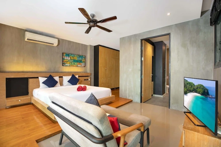 4 Bedrooms Villa with lake view