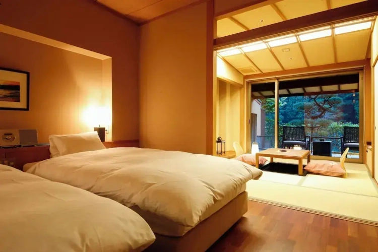 Superior Quadruple room with balcony and with mountain view
