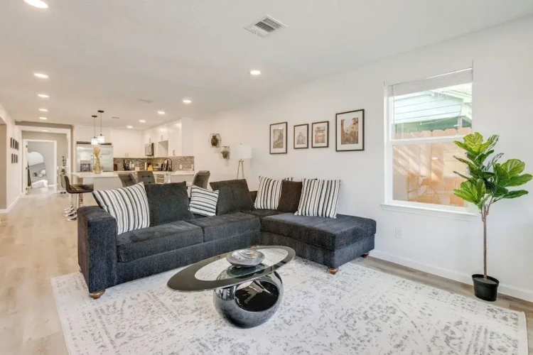 3 Bedrooms Cottage