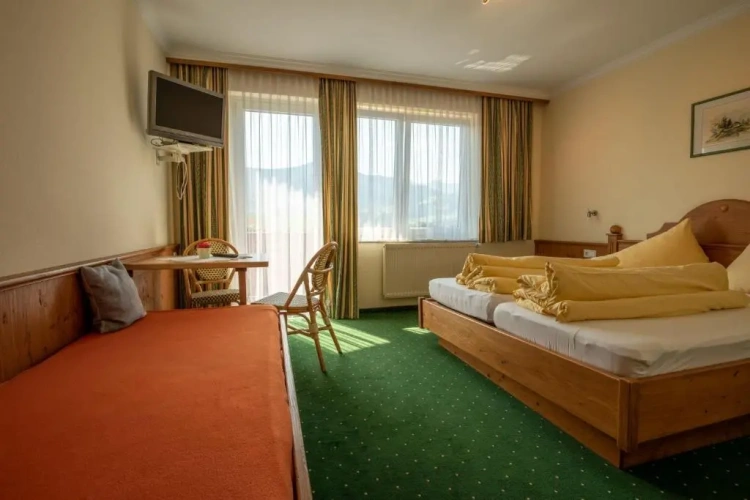 Standard Triple room with balcony