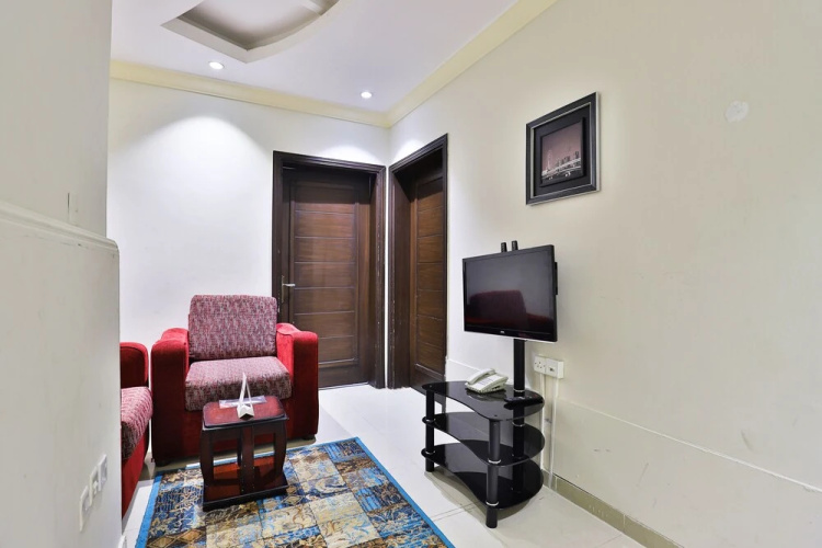 OYO 161 Middle East Suite