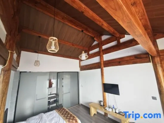 Standard Twin room with view