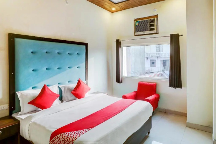 OYO 86157 Hotel Haveli Inn
