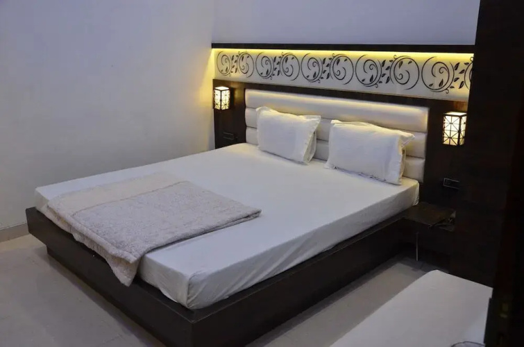 Anjali Mahal Hotel