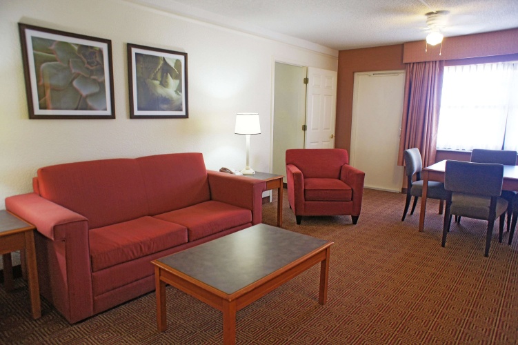La Quinta Inn & Suites Coral Springs University Drive photo 8