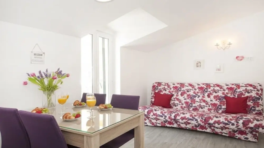 1 Bedroom Apartment with balcony and with sea view