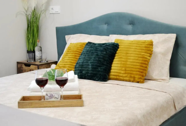 BEYOND ABSTRACT - Gorgeous 1BR Apt