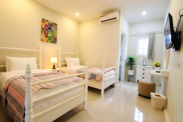Omah Madam Bed & Breakfast