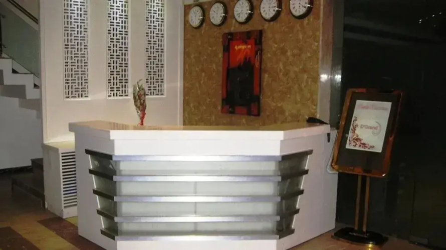 East Lite Hotel