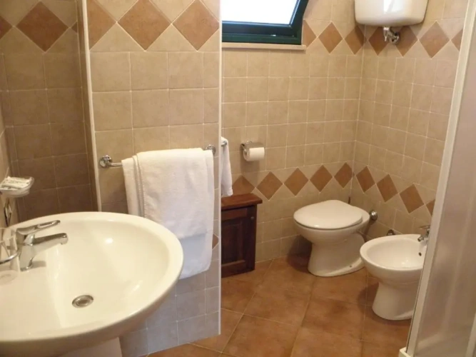 Standard Triple room
