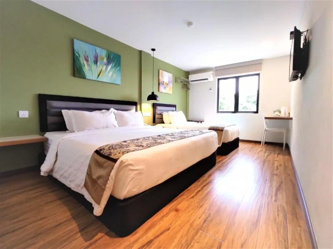 Standard Triple room