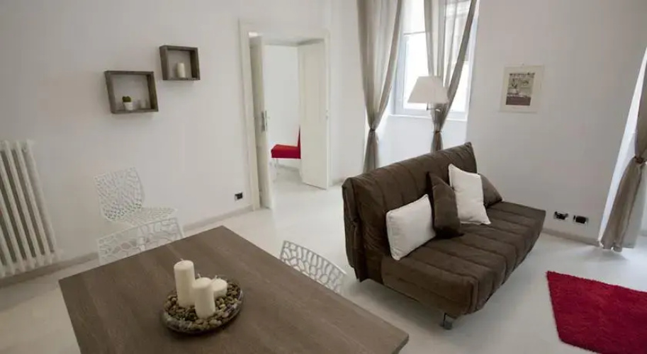 Flatinrome Navona