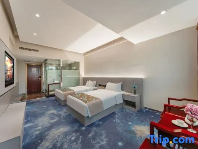 Standard Twin room with river view
