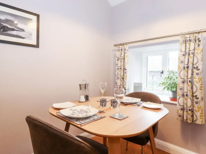 Low Ashmead Cottage