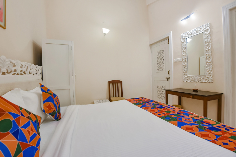 FabHotel Emerald Highland