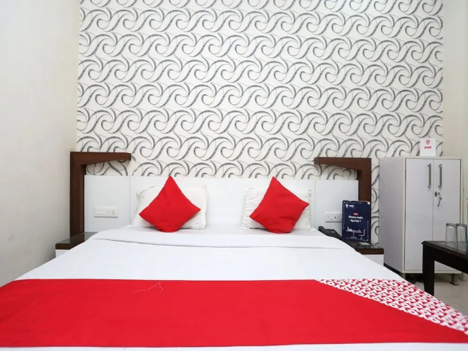 OYO 17280 Hotel Shivaay