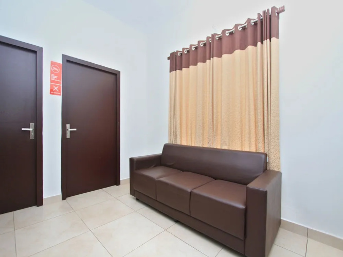 OYO 13915 Albis Ville