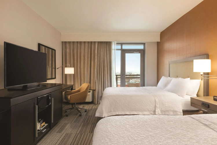 Hampton Inn & Suites Roanoke-Downtown
