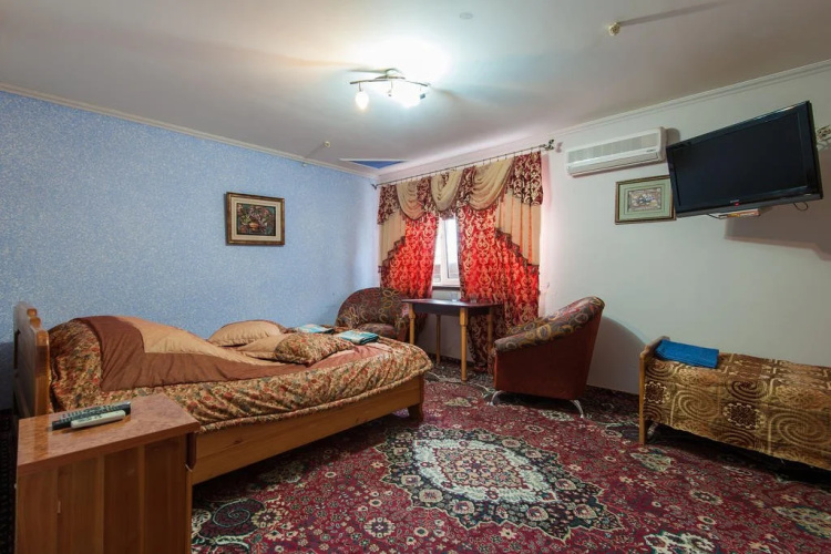 Leoton Hotel