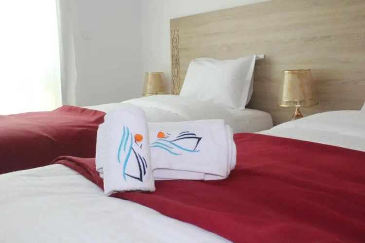 Standard Twin room with sea view
