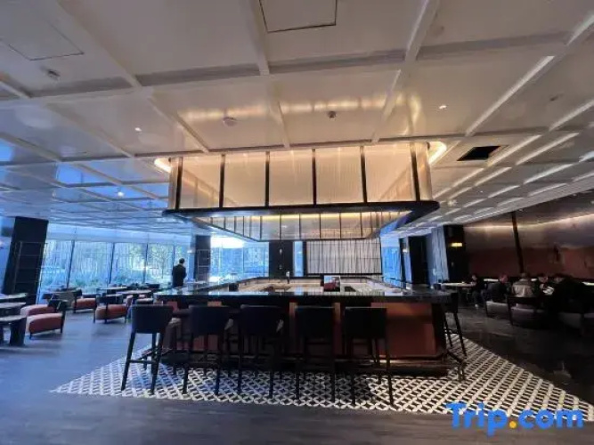 Weinan Guibinlou Hotel