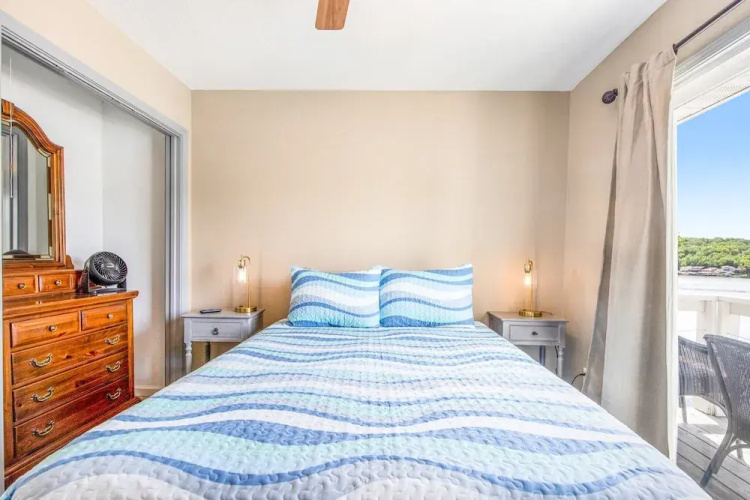 Private Lakefront Pool, Amazing Dock Sleeps 26