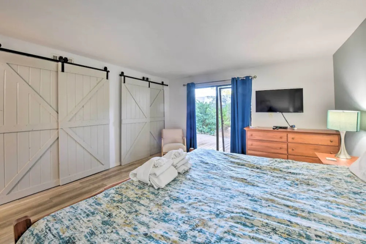 5 Pools: Pet-friendly Palmetto Dunes Condo!