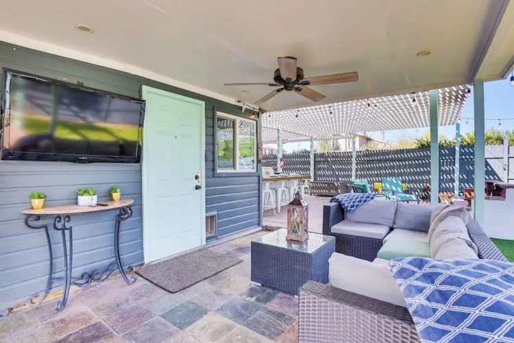 Bar & Fire Pit: Pet-friendly Phoenix 'La Casita'