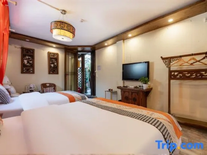 Comfort Triple Family room