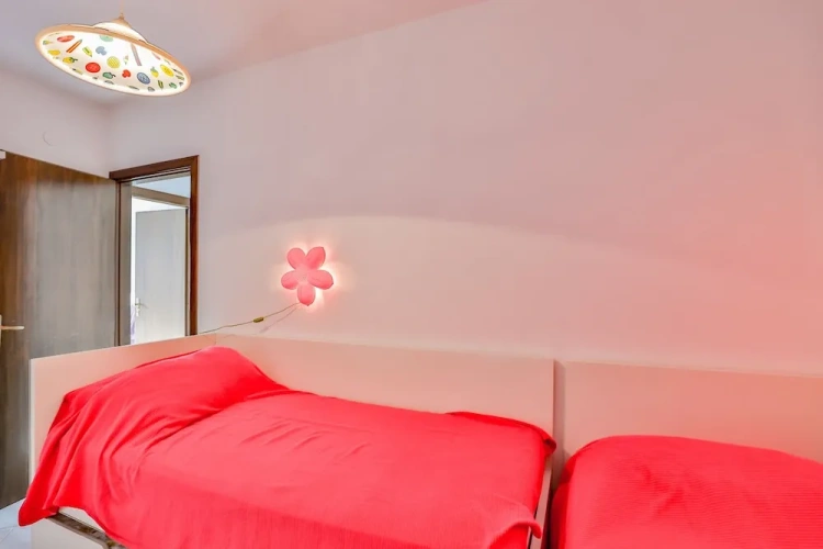 2 Bedrooms Villa