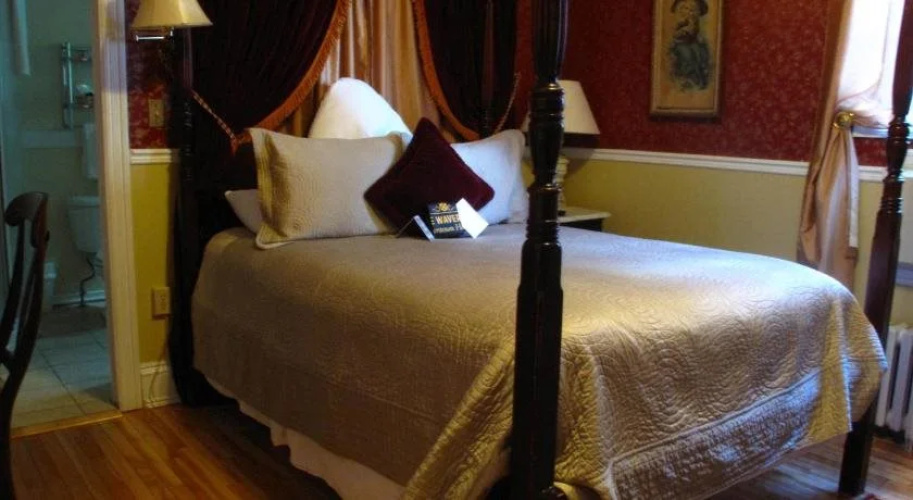 Waverley Inn