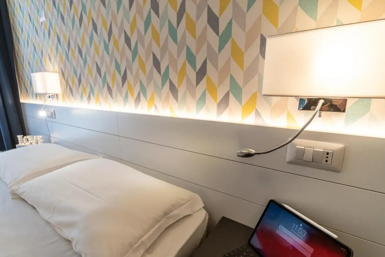 Hotel Kiss