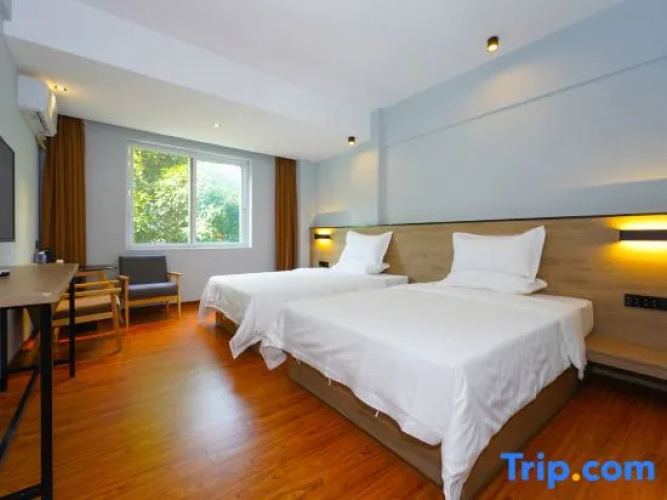 Yijia Hotel