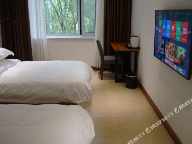 Deluxe Quadruple Suite