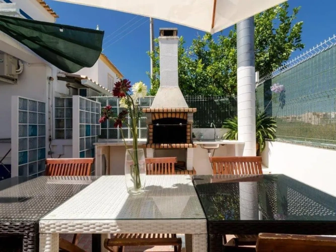 4 Bedrooms Villa