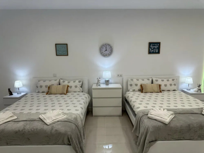 Luxurious Spacious Studio Retreat Close to Funchal