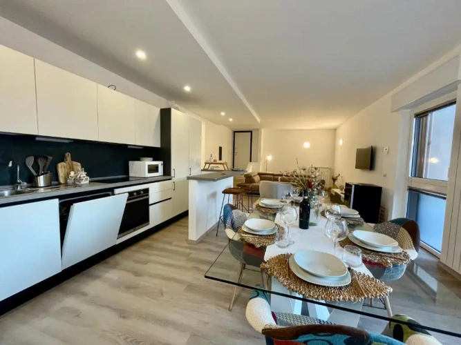 2 Bedrooms Apartment